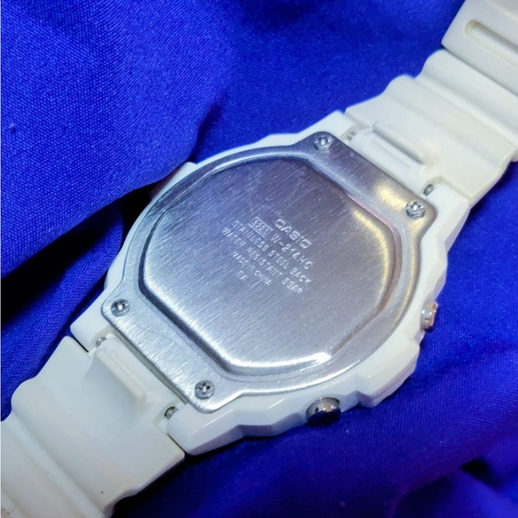 Casio Vintage White Sports Multifunction Men's Watch - Picture 8 of 8